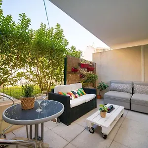 Fully Equipped With Terrace Sleeps 4 Marseille